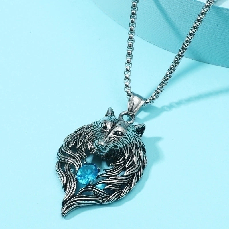 Retro Diamond-studded Wolf Head Pendant Necklace