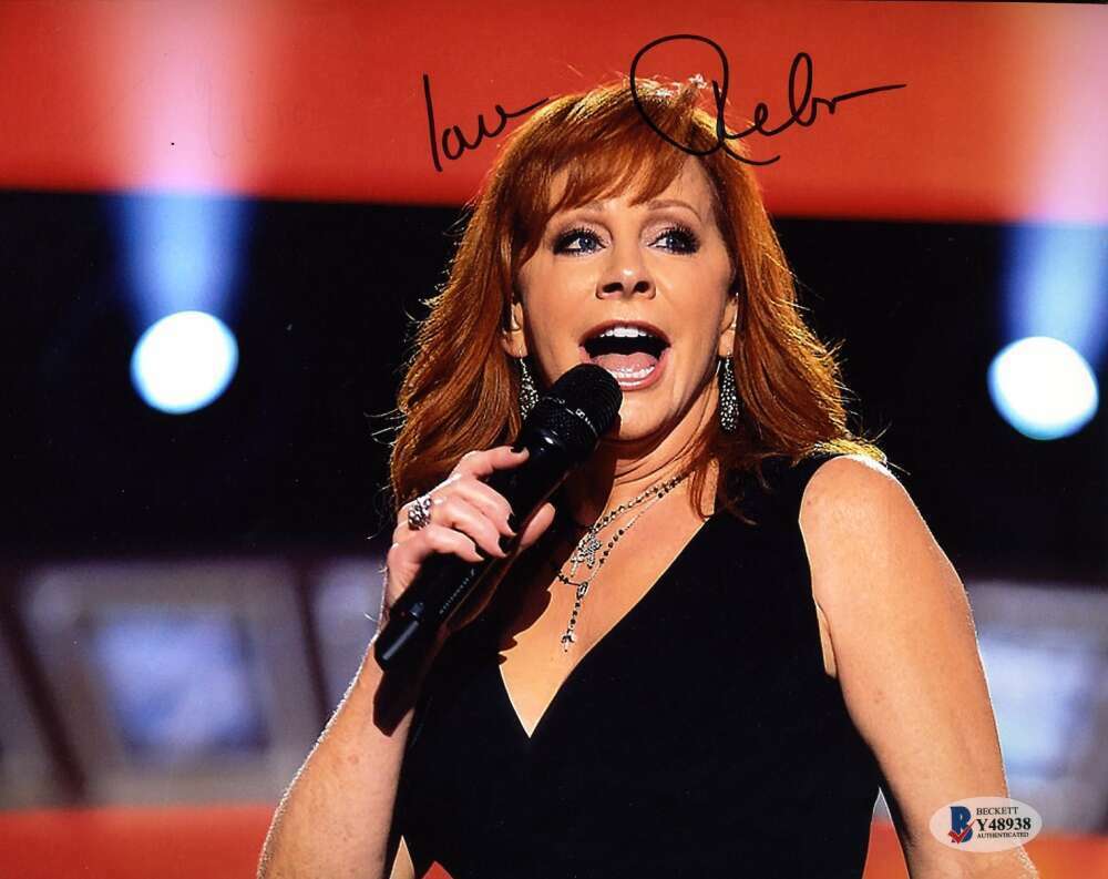 Reba McEntire BAS Beckett Hand Signed 8x10 Photo Poster painting Autograph