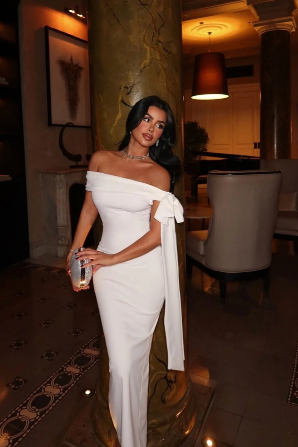 Slim Fit Ivory Off-The-Shoulder Chic Prom Dress