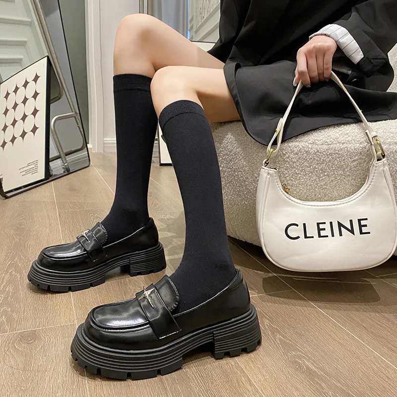 Uveng Uveng Little Leather Shoes Female 2023 New Platform Pine Cake Black Bright Leather With Skirt Jk One Foot Pedal Loafers