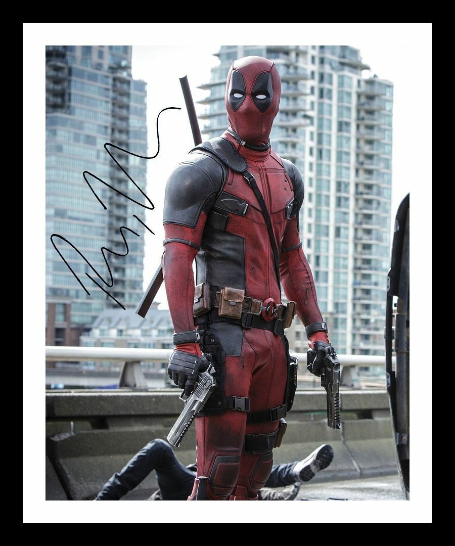 Ryan Reynolds - Deadpool Autograph Signed & Framed Photo Poster painting 2