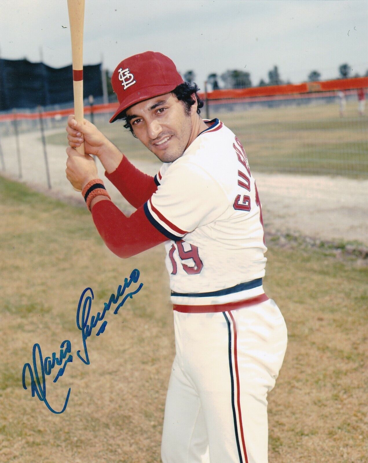 MARIO GUERRERO ST. LOUIS CARDINALS ACTION SIGNED 8x10