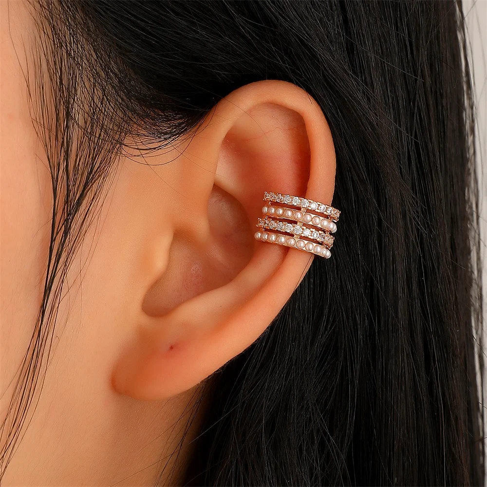 Zirconia Pearl C-shaped Earrings