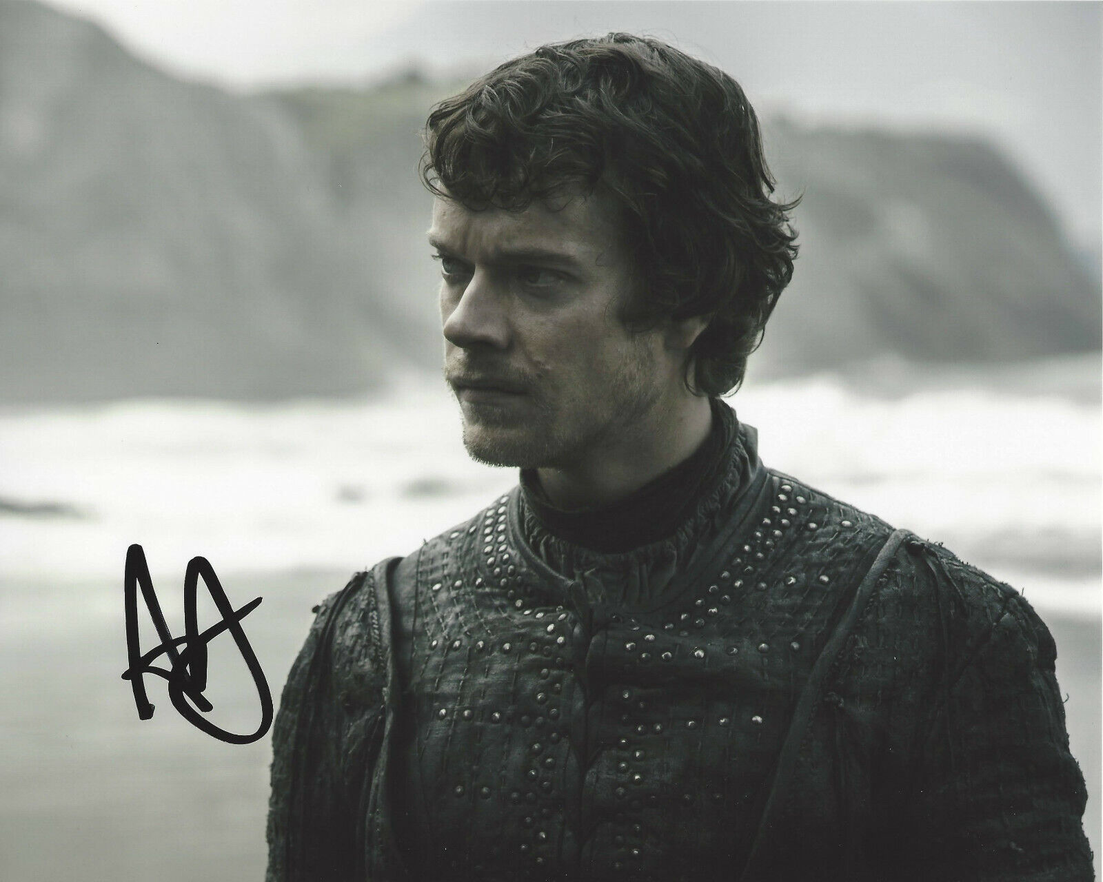 ALFIE ALLEN SIGNED AUTHENTIC 'GAME OF THRONES' THEON 8x10 Photo Poster painting F w/COA ACTOR