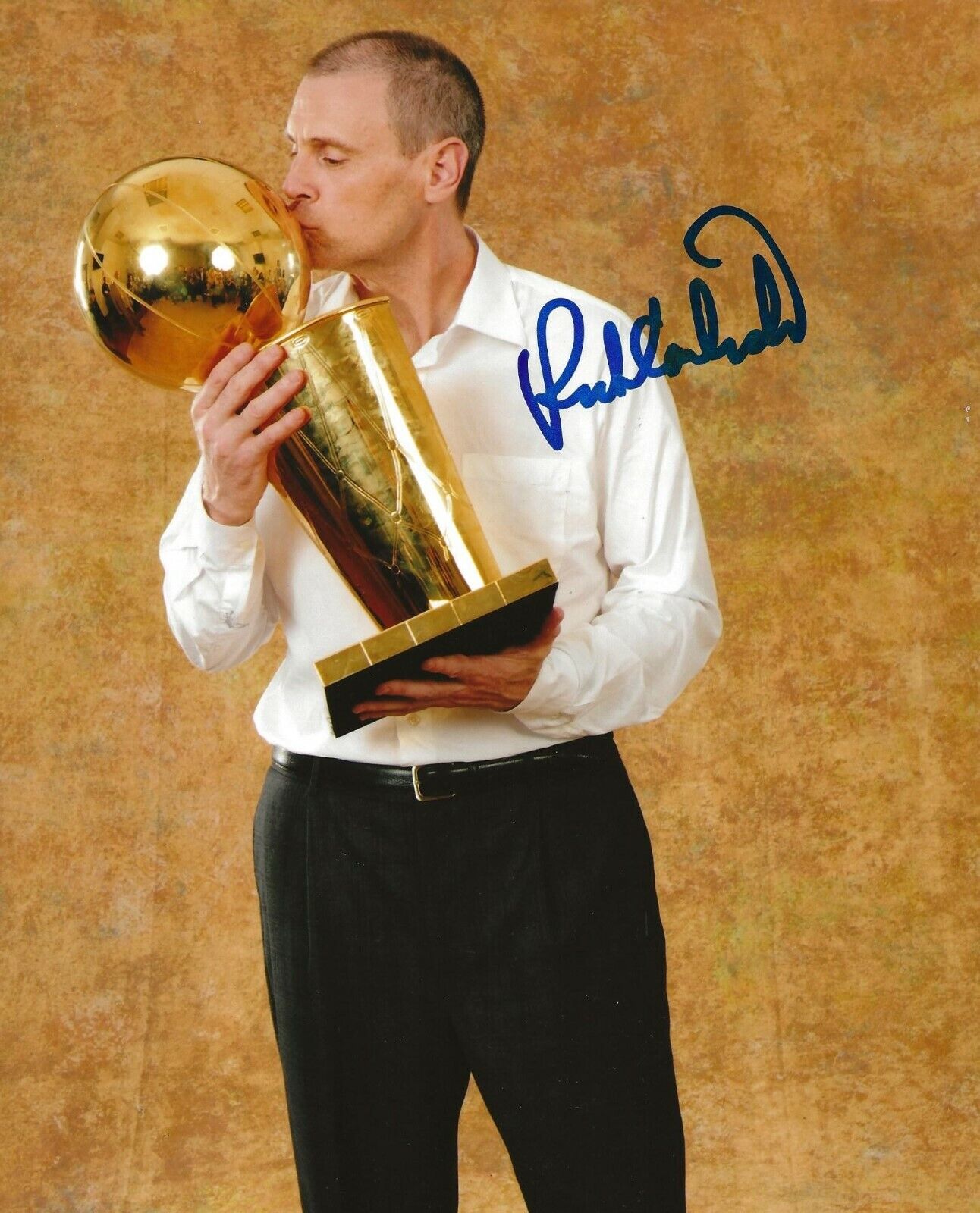 Rick Carlisle signed Dallas Mavericks 8x10 Photo Poster painting Mavs Championship Trophy