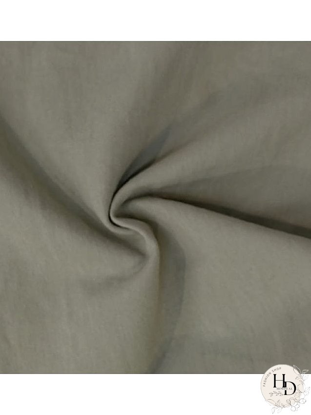 Streetwear-Inspired Black Cargo Pants