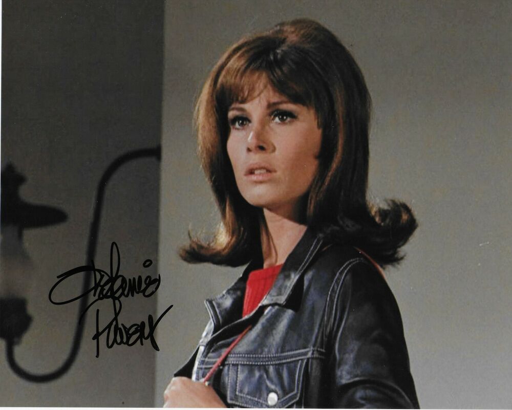 Stefanie Powers Original 8X10 Photo Poster painting #36 Signed In Person At Hollywood Show