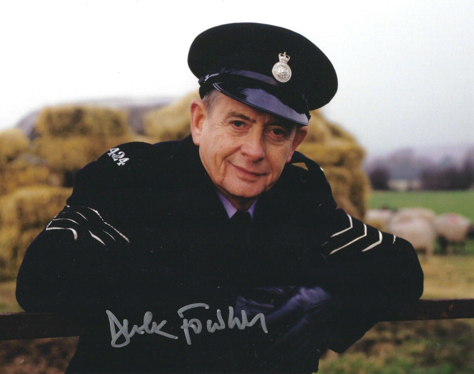 DEREK FOWLDS SIGNED 8x10 HEARTBEAT Photo Poster painting UACC & AFTAL RD AUTOGRAPH