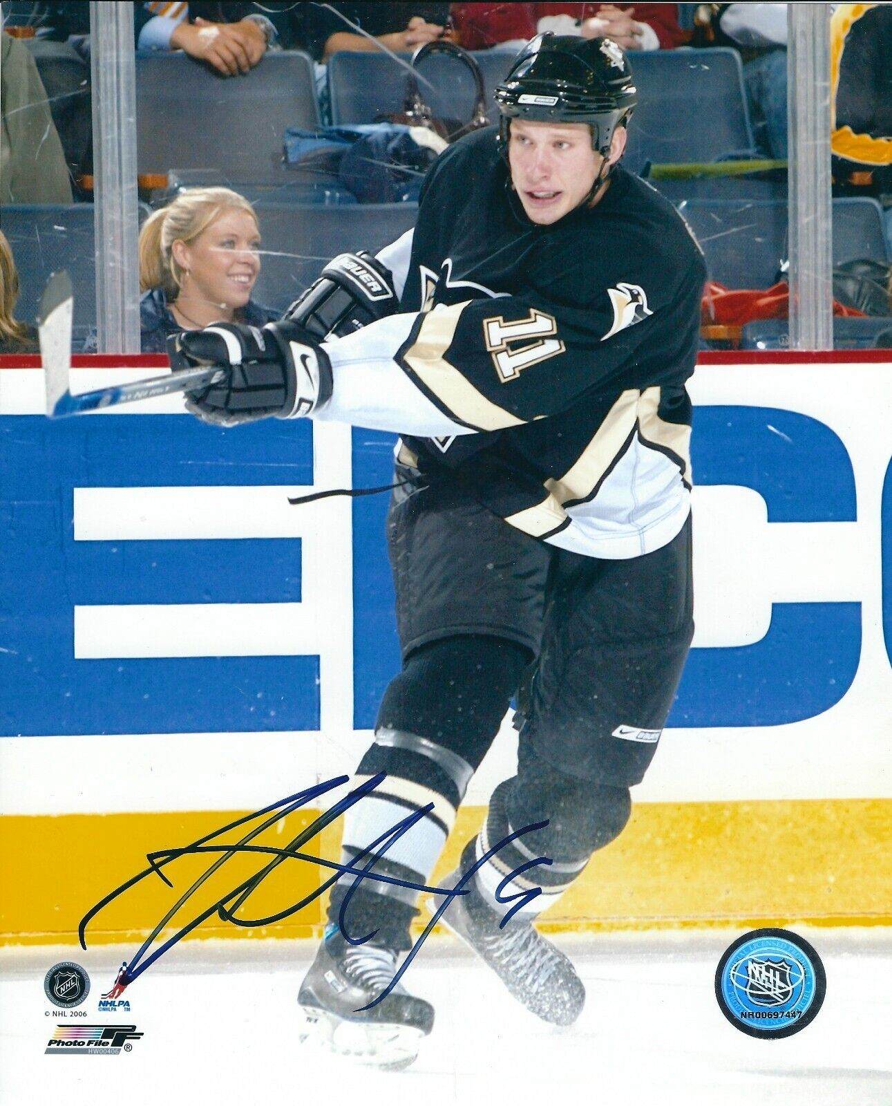 Signed 8x10 JORDAN STAAL Pittsburgh Penguins Autographed Photo Poster painting - COA