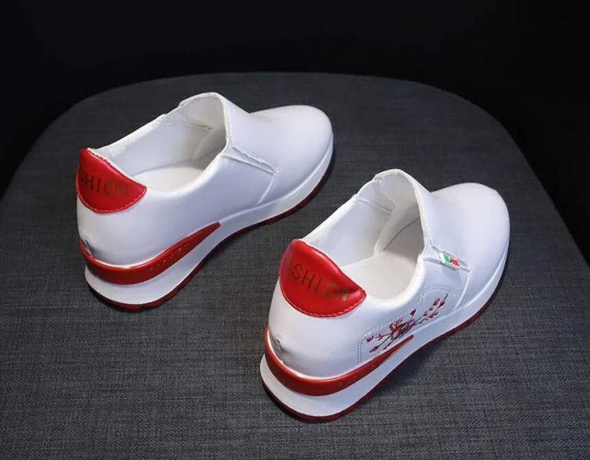 NEW Brand Women Casual Shoes Woman Sneakers Fashion Breathable PU Leather Platform White Women Shoes Soft Footwears Embroidered