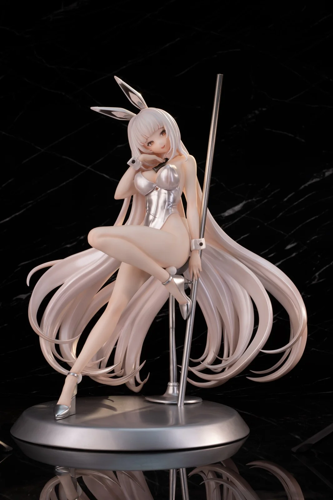 1/4 Scale Bunny Blanc - Goddess of Victory: Nikke Statue - G Studio