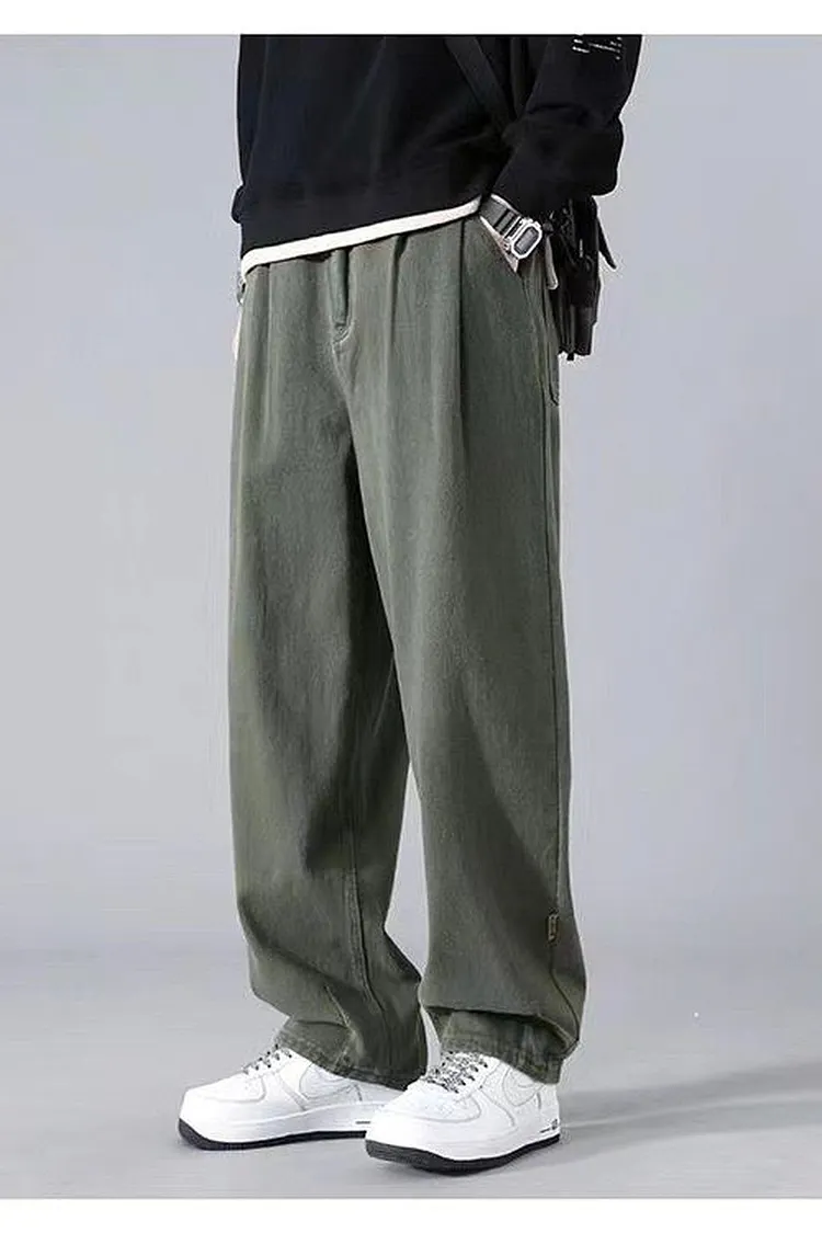 Oversized Hoodie with Relaxed Fit Paired Wide Leg Cargo Sweatpants in Street