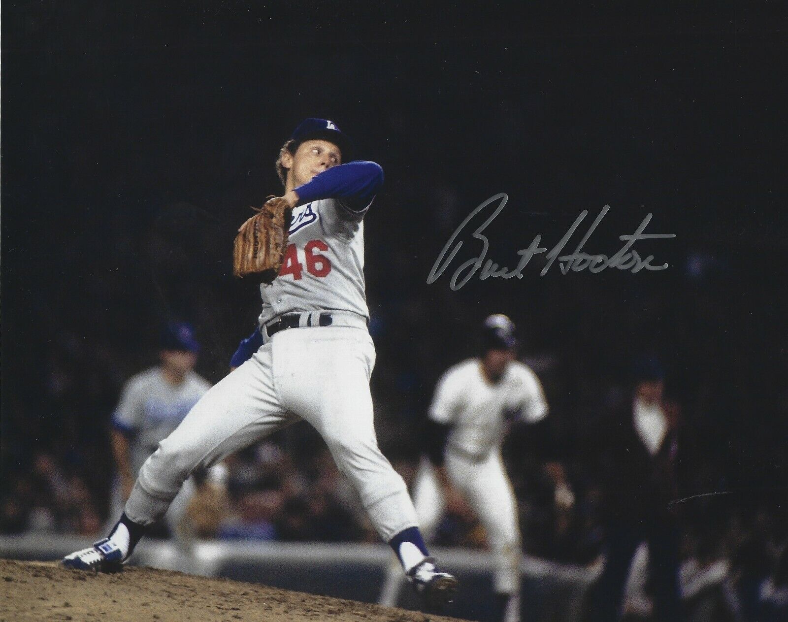 Signed 8x10 BURT HOOTON Los Angeles Dodgers Autographed Photo Poster painting - COA