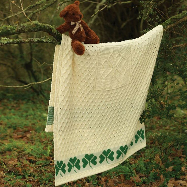 Comstylish Irish Clover Aran Sweater Textured Blanket