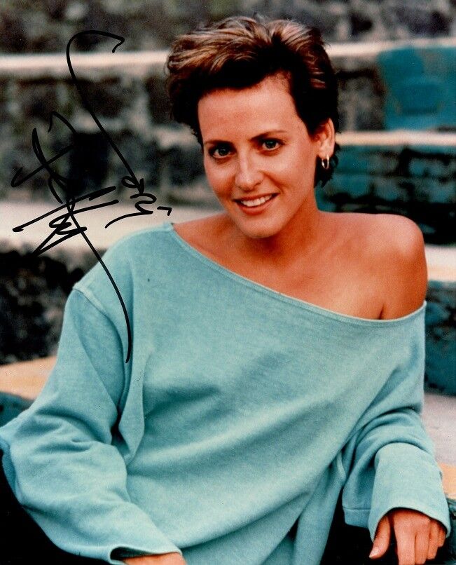 Attractive LORI PETTY Signed Photo Poster painting