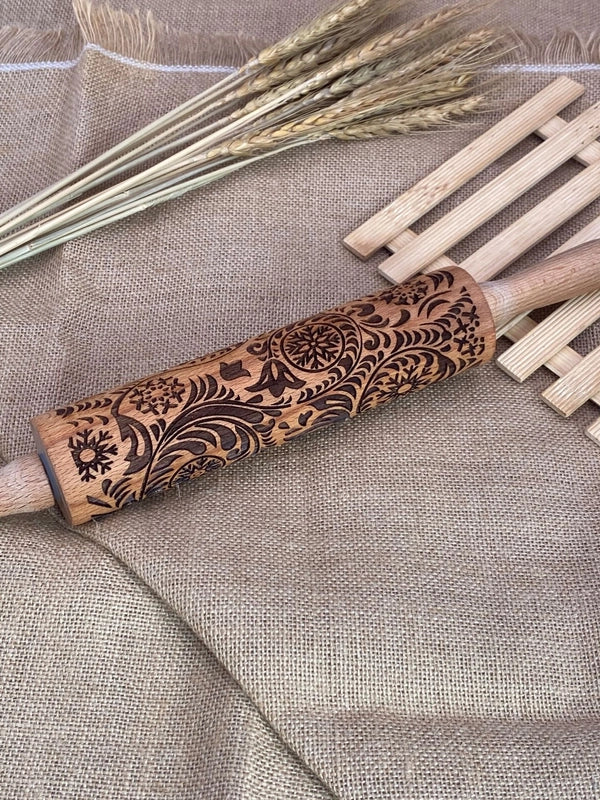 Christmas Retro Leaves Rose Snowflake Wood Rolling Pin 1 Piece