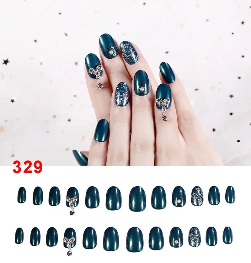 24Pcs Fake Fingernails Full Cover Short Round Press on Nails Dripping Shape Heart Pendant Nail Tips Wearable Fake Art with Glue-Nail Inspo