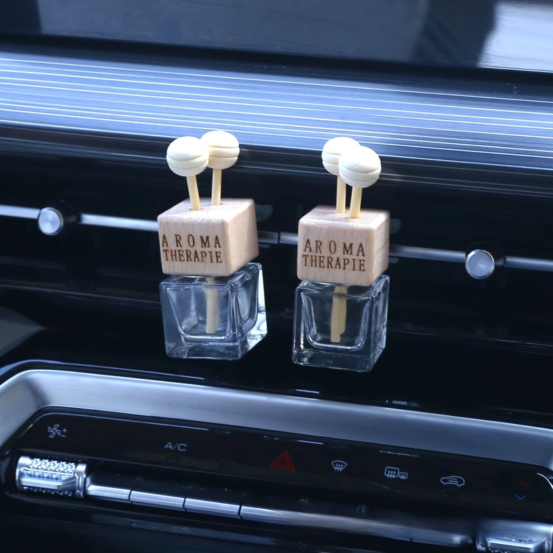 Car Air Outlet Clip Aromatherapy Bottle Large Square Glass Perfume Bottle Car Air Conditioning Hole Car Accessories Empty Bottle