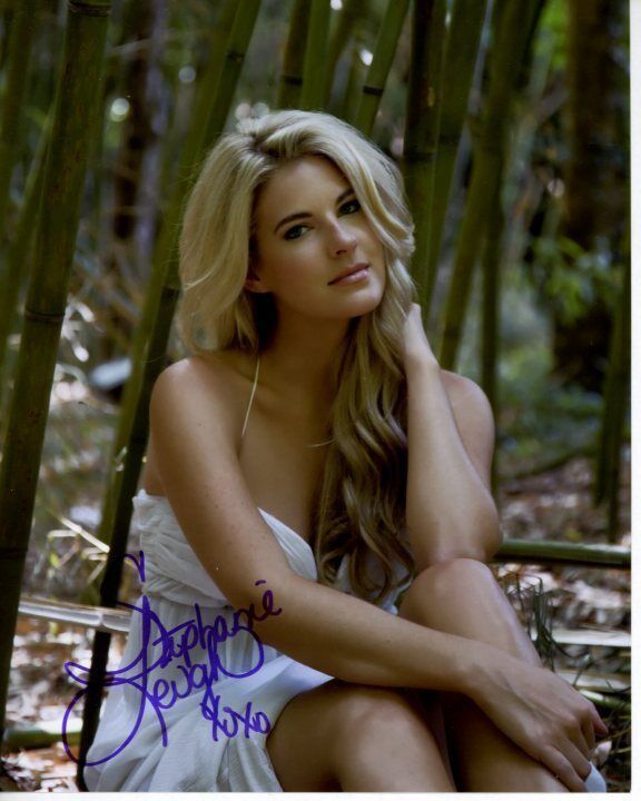 STEPHANIE LEIGH SCHLUND Signed Autographed Photo Poster painting