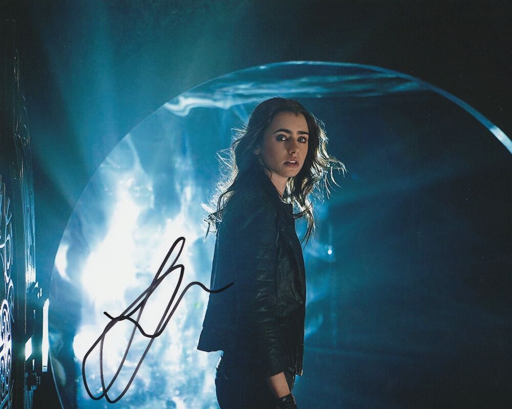 * LILY COLLINS * signed autographed 8x10 Photo Poster painting * THE MORTAL INSTRUMENTS * 1