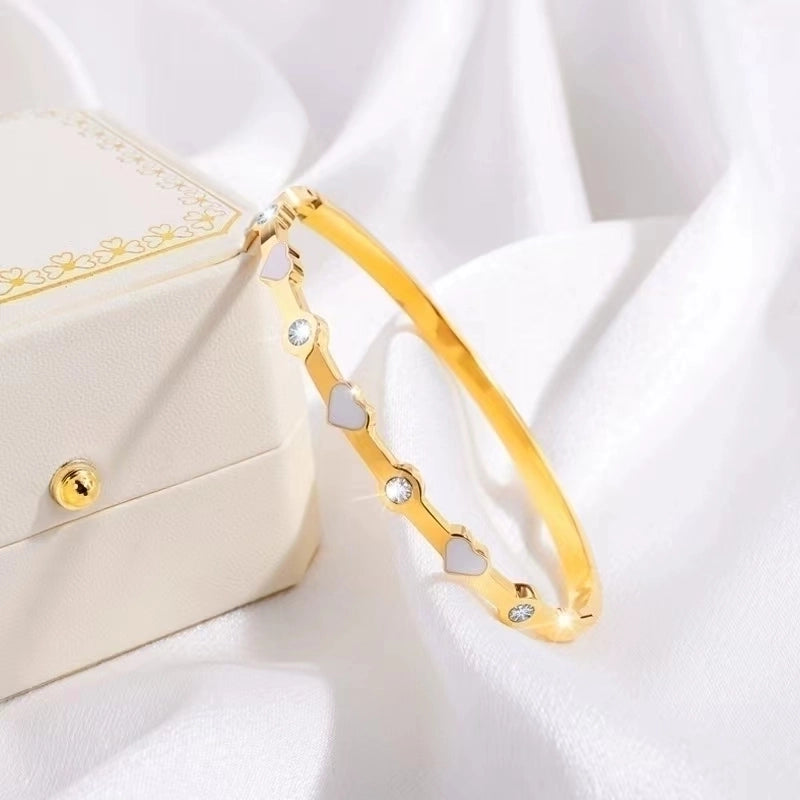 304 Stainless Steel 18K Gold Plated Sweet Minimalist Enamel Inlay Heart Shape Rhinestones Bangle