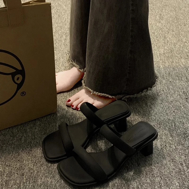 Breakj Breakj And Word With Small Cool Slippers Wearing Women 2025 Summer New French Fashion Temperament High-Heezy Slippers