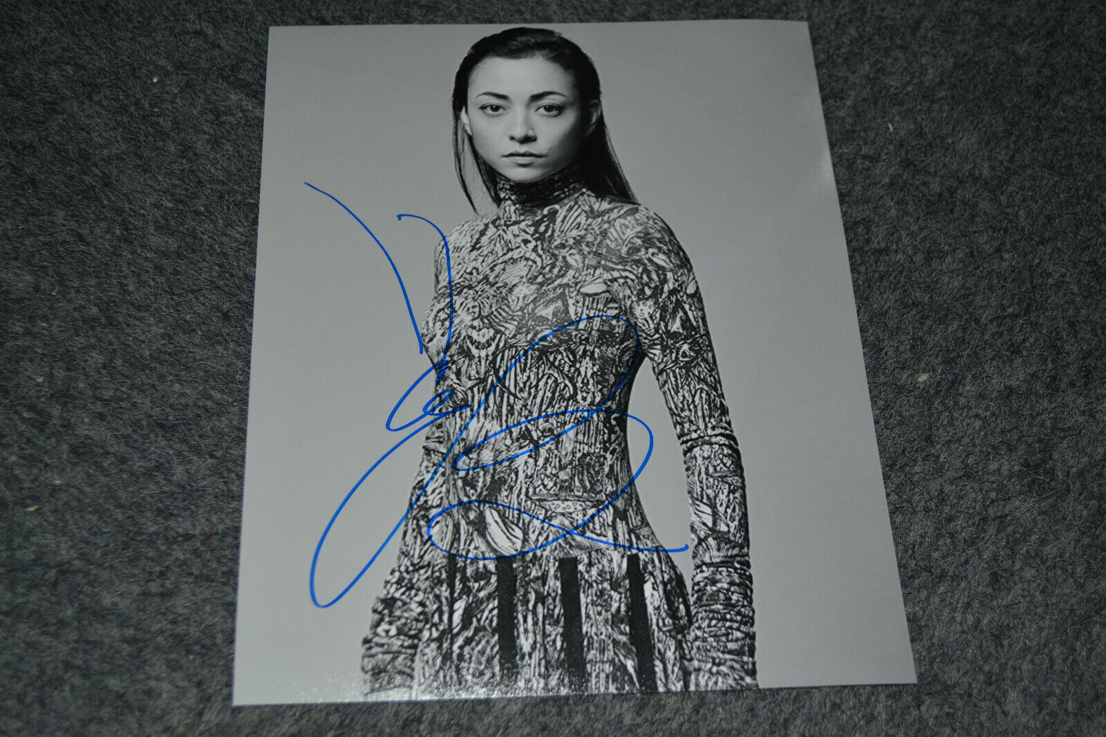 MINAMI sexy signed autograph In Person 8x10 20x25 cm JAPANESE ACTRESS