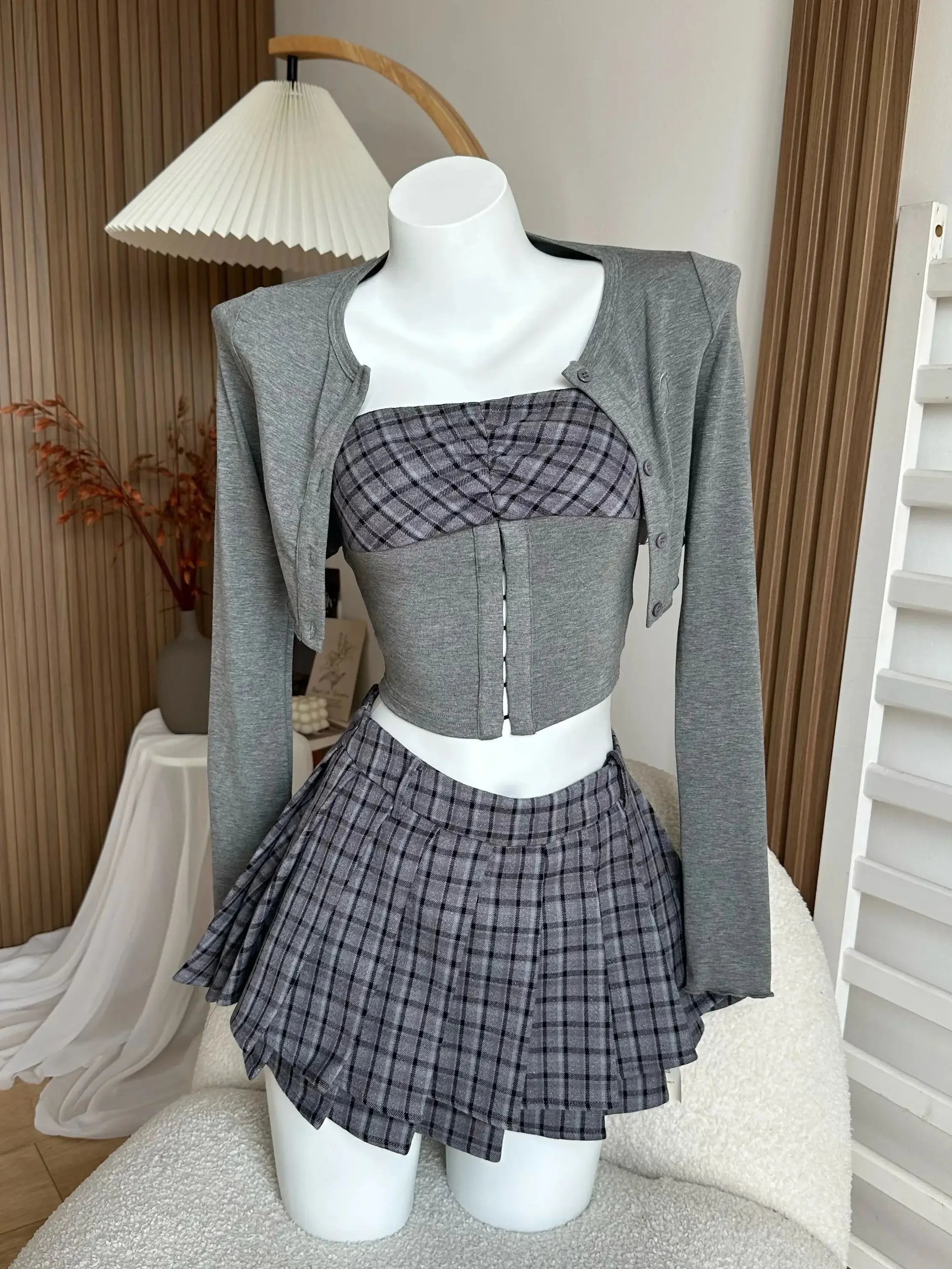 Aiertu Women's Y2K Original Design Plaid Splice Three Piece Set Maillard Spicy Girls 90S Style Bra Short Coat Slim Fit Short Skirt Aiertu