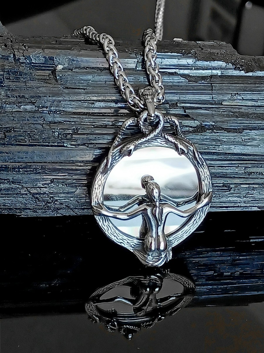 Double-Sided Mirror Monster Necklace: Dark Totem of Norse Mythology, Carving the Mirror of Fate in Metal ✨