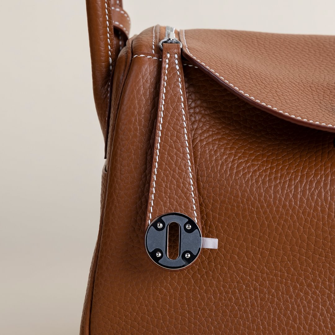 Lindy 26cm Clemence leather CK37 Gold PHW