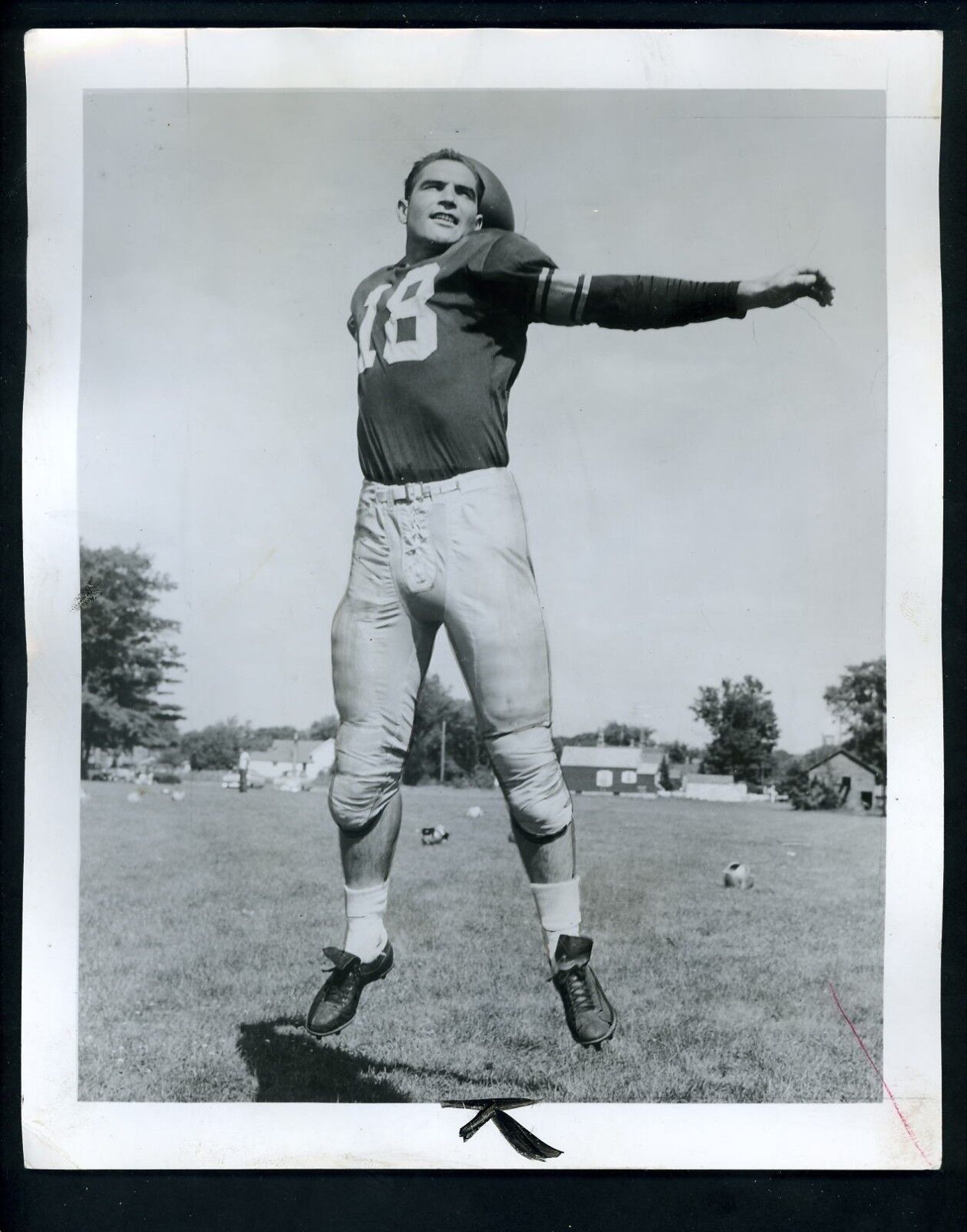 Tobin Rote 1955 Press Photo Poster painting Green Bay Packers throwing pose