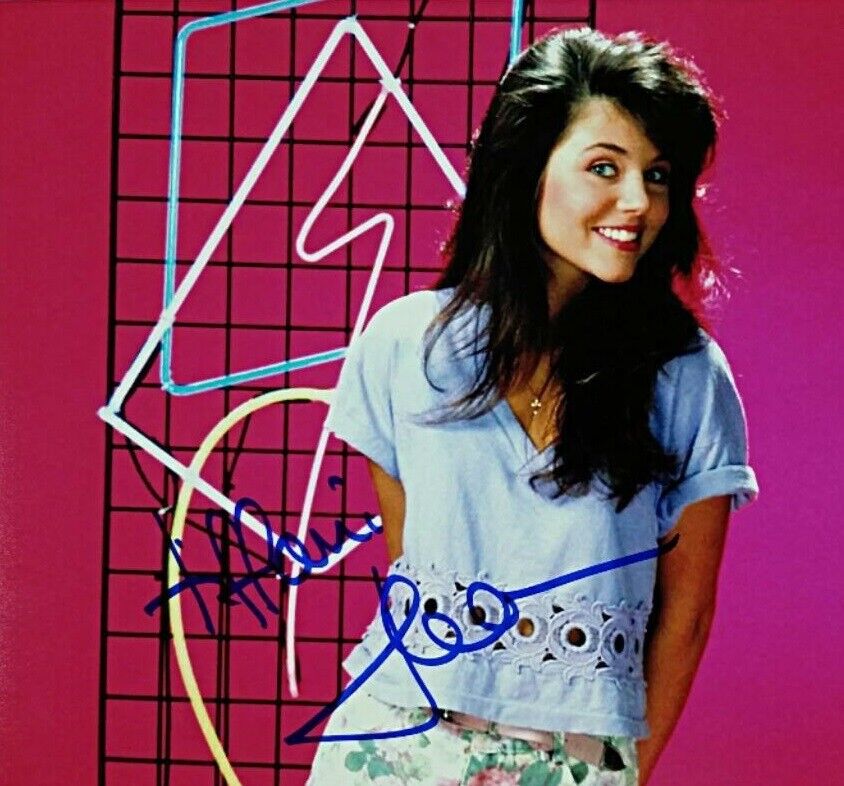 Tiffani Thiessen Autographed Signed 8x10 Photo Poster painting ( Saved by the Bell ) REPRINT