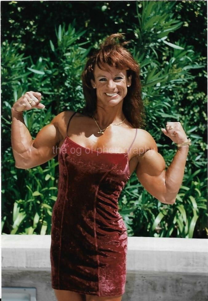 FEMALE BODYBUILDER 80's 90's FOUND Photo Poster painting Color MUSCLE GIRL Original EN 111 26 G