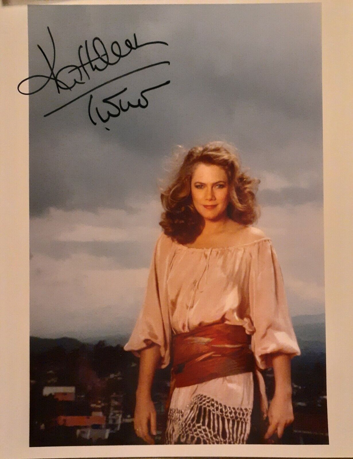 Kathleen Turner signed 8x10 COA