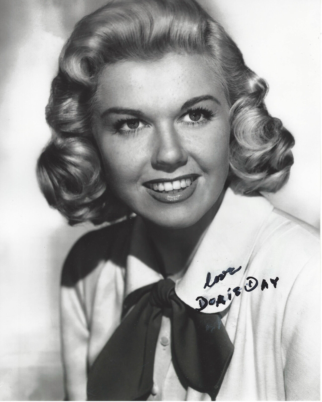 ACTRESS MODEL DORIS DAY SIGNED 8x10 Photo Poster painting W/COA SEXY LINGERIE BEAUTY ICON