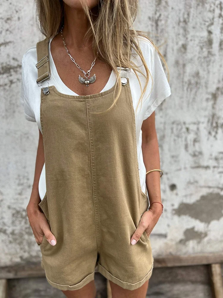 Buckle pocket shorts and suspenders