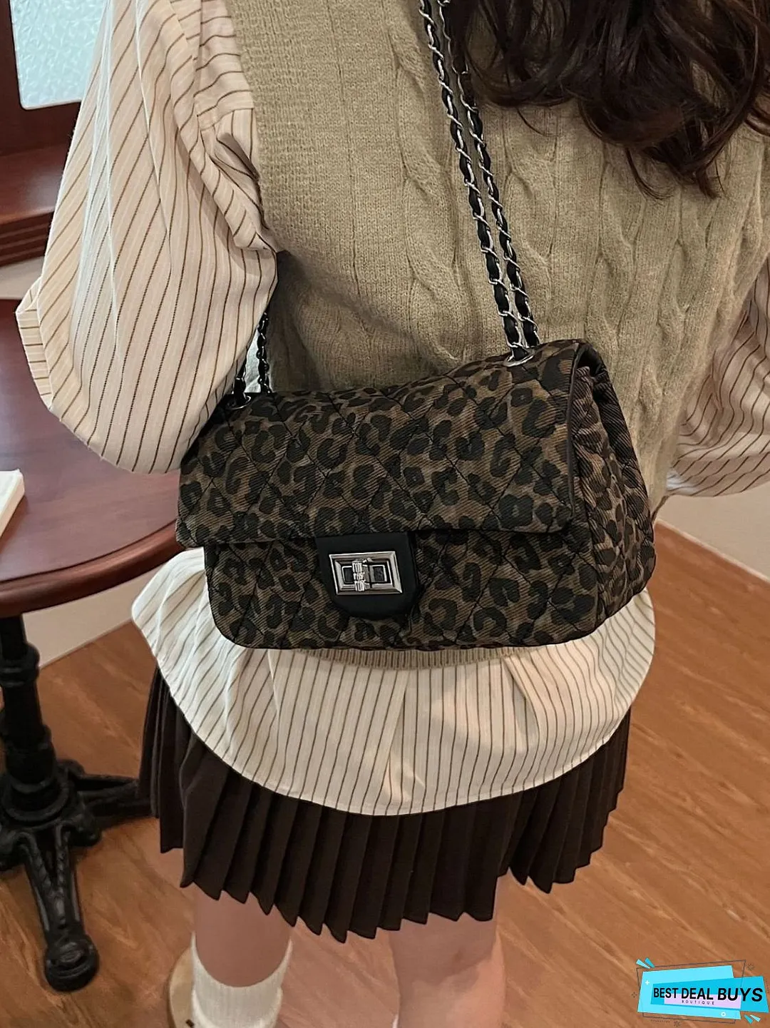 Rhombus Twist-Lock Shoulder Bag