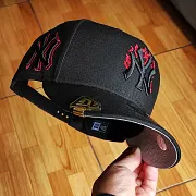 NEW ERA NEW YORK YANKEES FLAME BLACK EDITION EMBROIDERED CASUAL