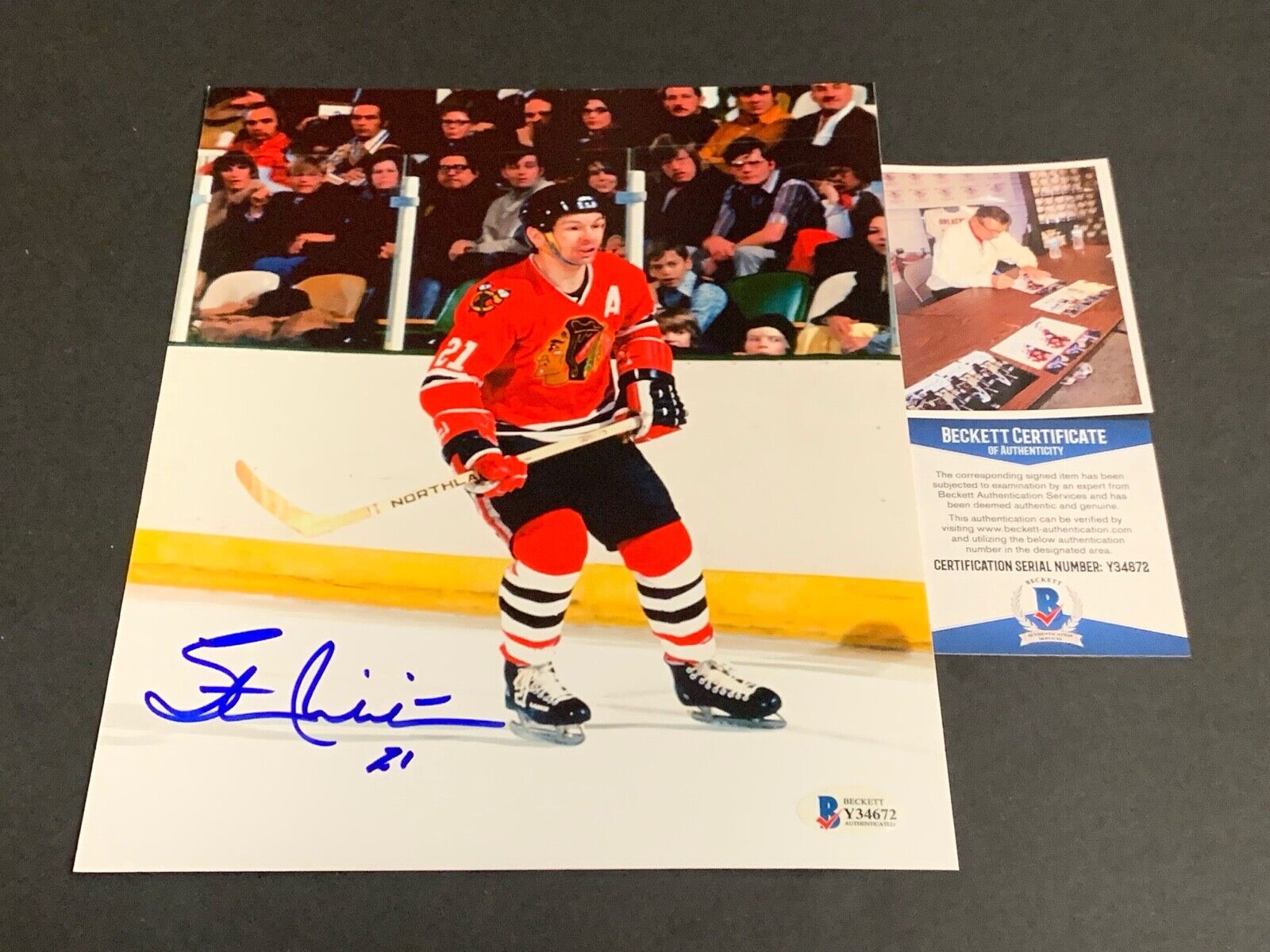 Stan Mikita Chicago Blackhawks Autographed Signed 8x10 Beckett COA .