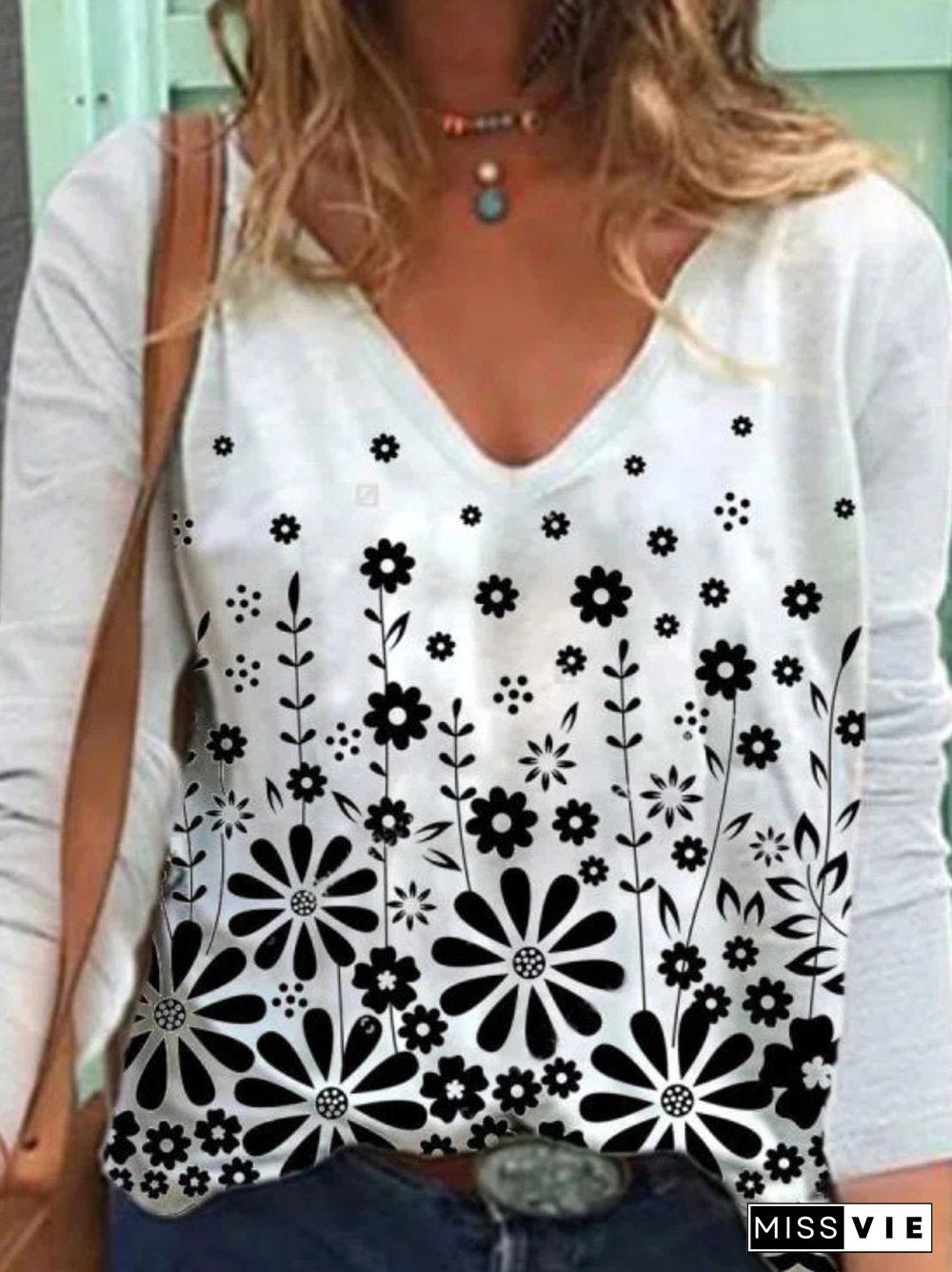 Black Flower Pattern White Round Neck Top