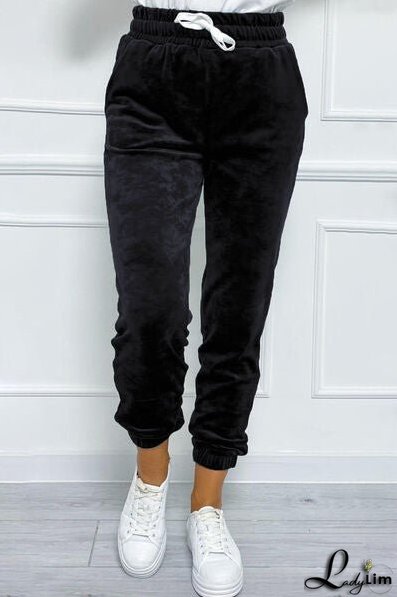 Fashionable and Minimalist garment