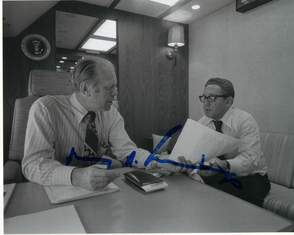 HENRY KISSINGER SIGNED AUTOGRAPH 8X10 Photo Poster painting - SECRETARY OF STATE GERALD FORD