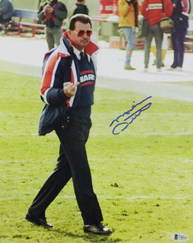 Mike Ditka Signed Chicago Bears 11x14 Giving the Finger Photo Poster painting - Beckett Auth