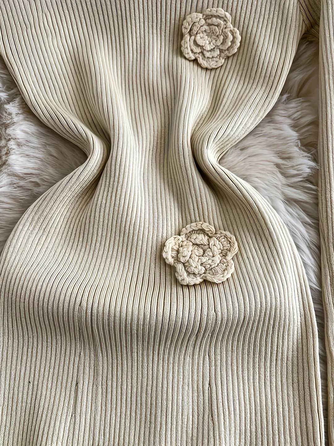 Nigikala Nigikala And Autumn Temperament Three-Dimensional Flowers V-Neck Long-Sleeved Knitted Dress Elegant