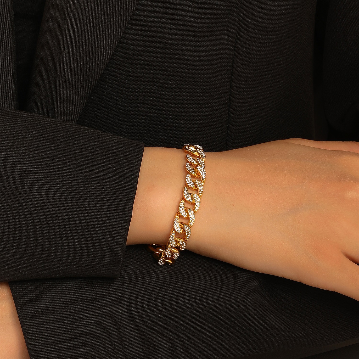 Zirconia Chunky Chain Gold-Plated Bracelet