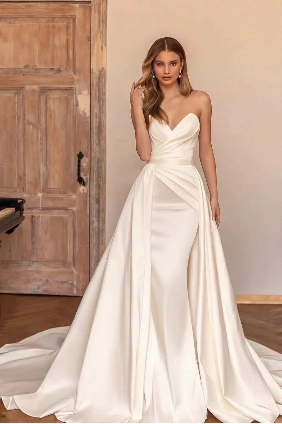 Daisda White Long Sleeves Strapless V-Neck Mermaid Sequins Prom Dress