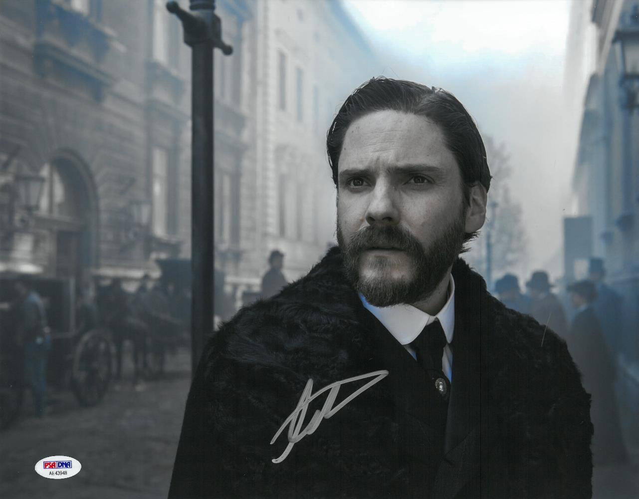 Daniel Bruhl Signed The Alienist Autographed 11x14 Photo Poster painting PSA/DNA #AE43948