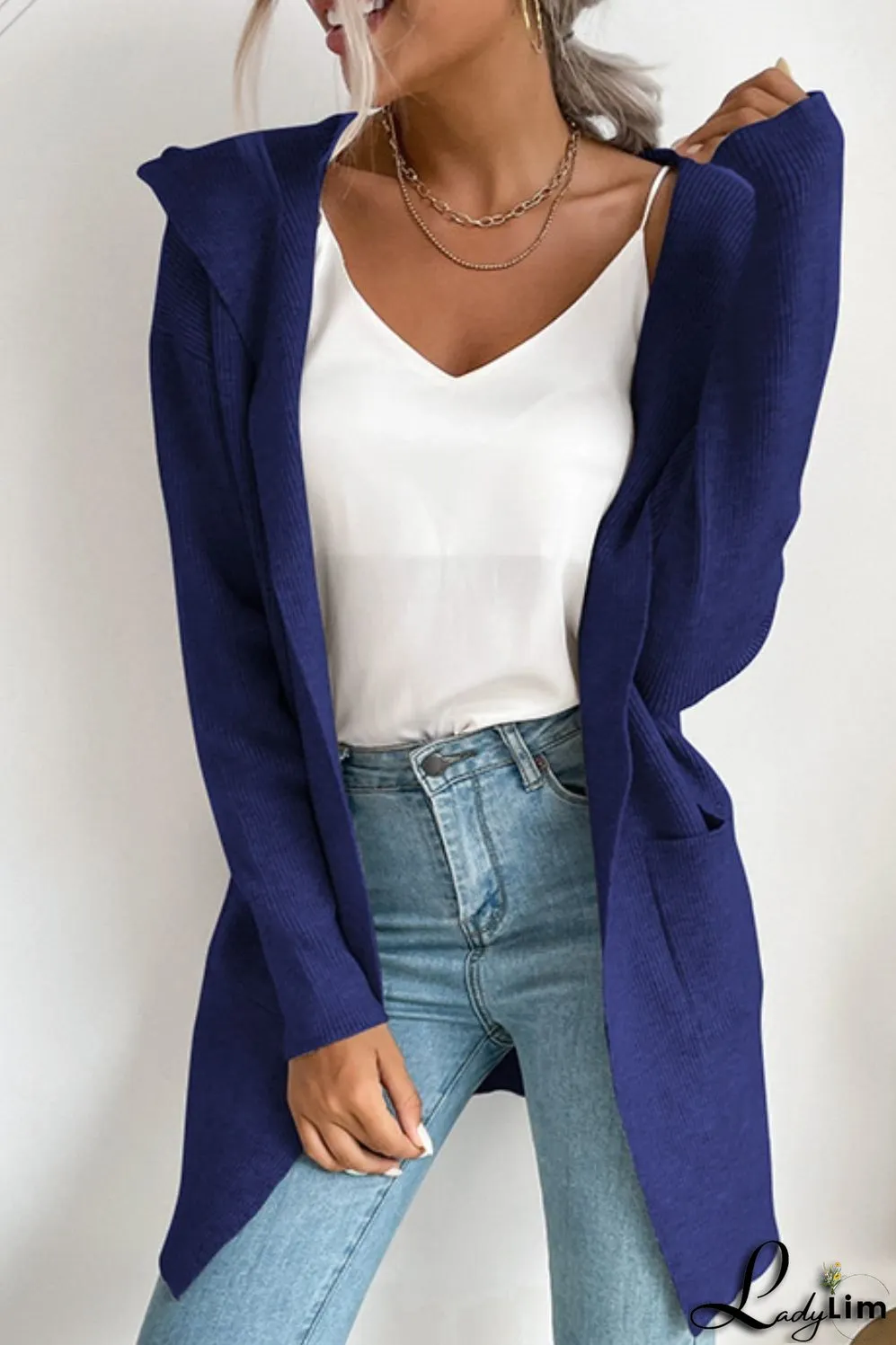 Effortless and Trendy Cardigan