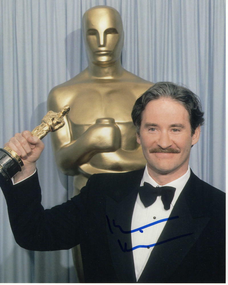 KEVIN KLINE SIGNED AUTOGRAPH 8X10 Photo Poster painting - DESPERADO, A FISH CALLED WANDA OSCAR