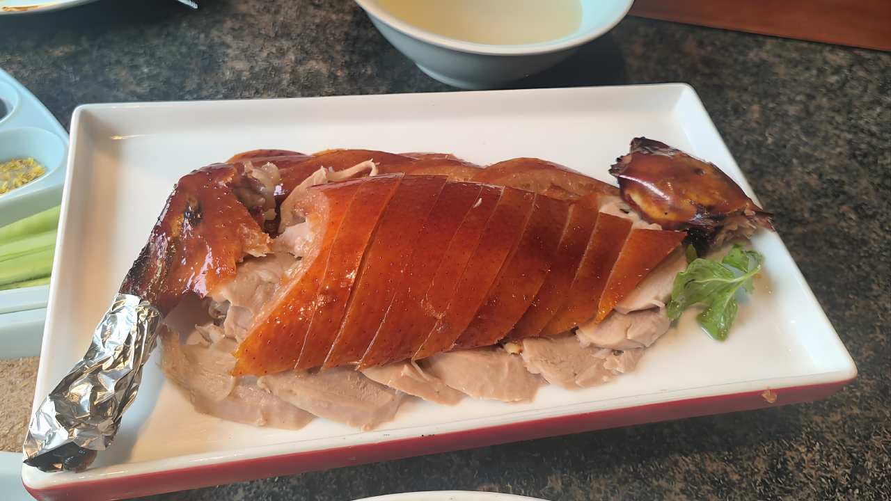 Top 10 Chinese Dishes Must-Try (Peking Duck, Hot Pot ,Xiaolongbao...)